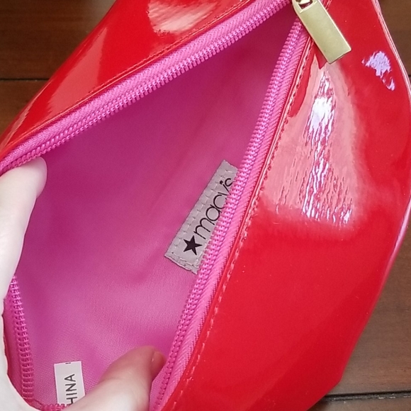 💋 MAKEUP POUCH - Picture 5 of 5